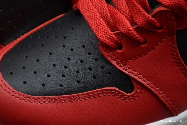 Jordan High Red Air 1 BQ4422-600 Varsity 85 0531